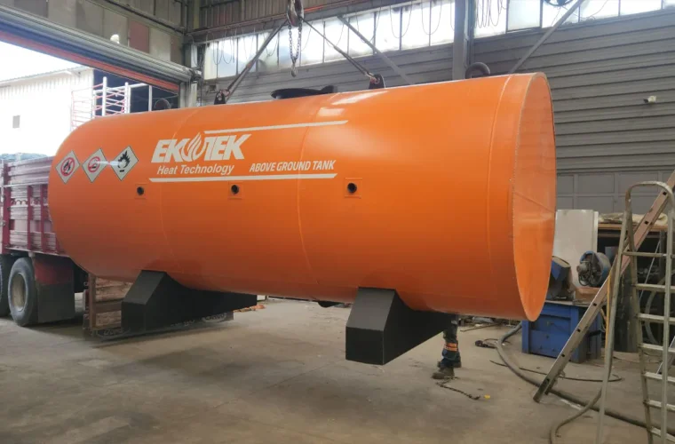 Fotografías de Tanques de Combustible Aéreos 3223