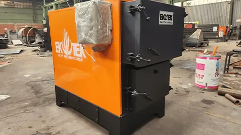 Chaudière à Eau Chaude à Combustible Solide